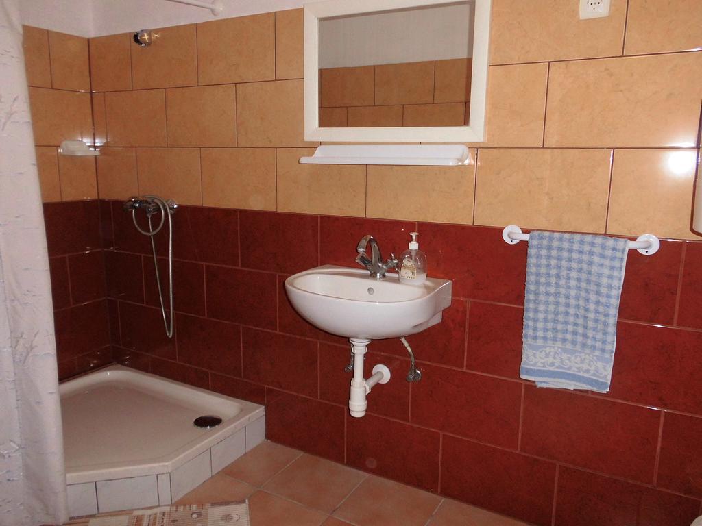 Sárospatak Fenyves Apartman מראה חיצוני תמונה