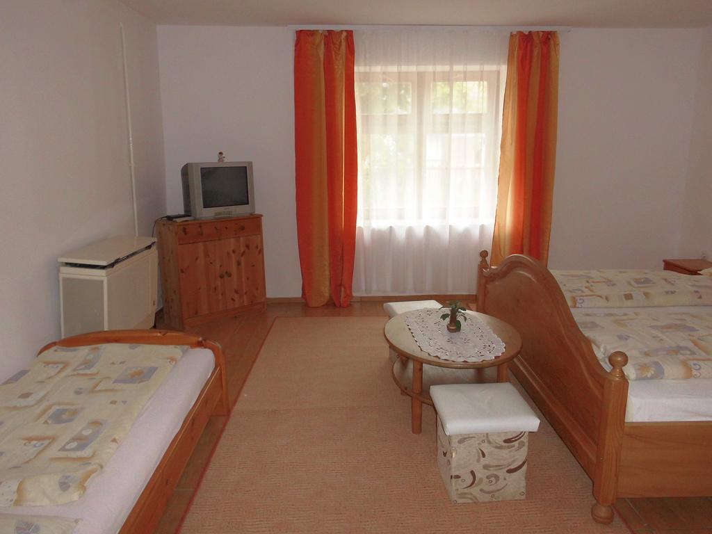 Sárospatak Fenyves Apartman מראה חיצוני תמונה