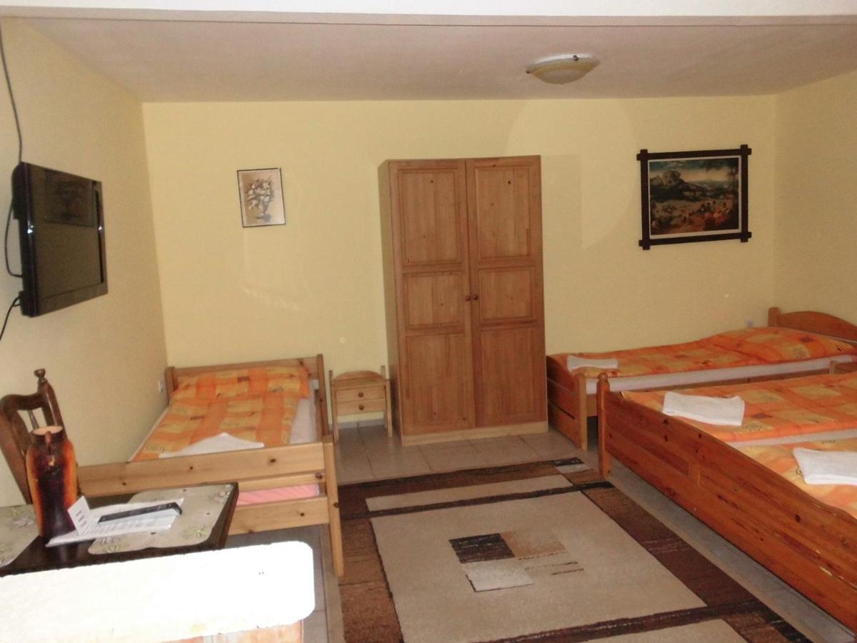 Sárospatak Fenyves Apartman מראה חיצוני תמונה